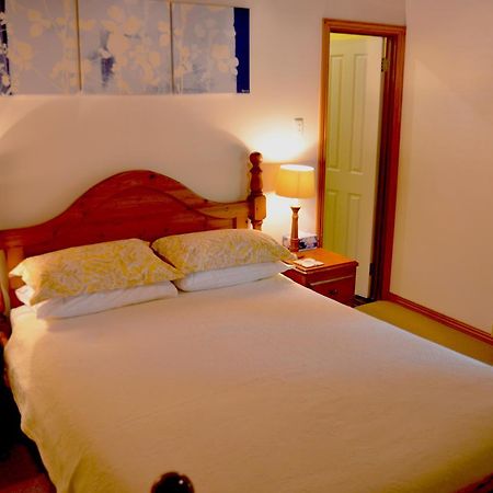 Rosemoore Bed & Breakfast Perth Bagian luar foto