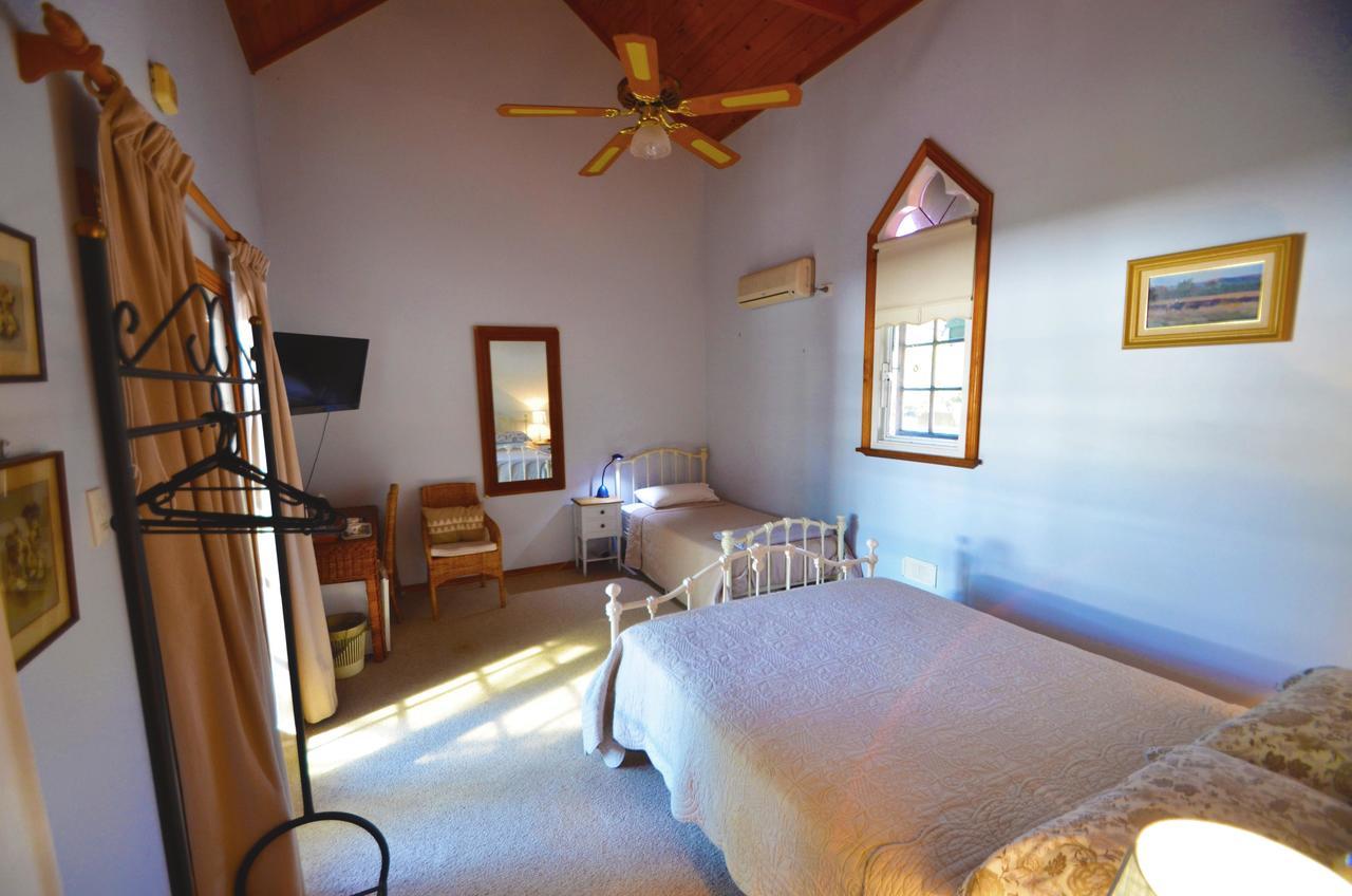 Rosemoore Bed & Breakfast Perth Bagian luar foto