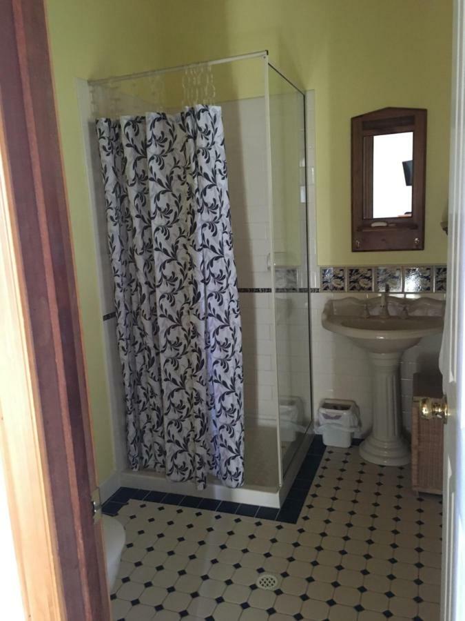 Rosemoore Bed & Breakfast Perth Bagian luar foto